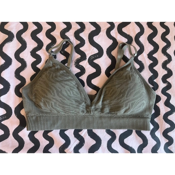 Shein dark grey zebra print bralette - Picture 2 of 3